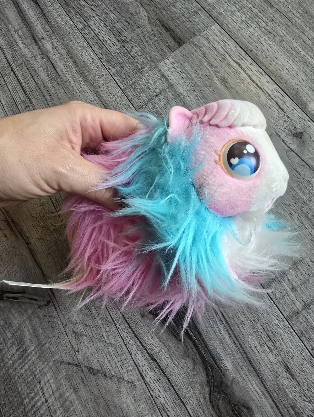 Rainbow Ltd Ed. Mama Surprise Little Live Pets Guinea Pig - Picture 7 of 7